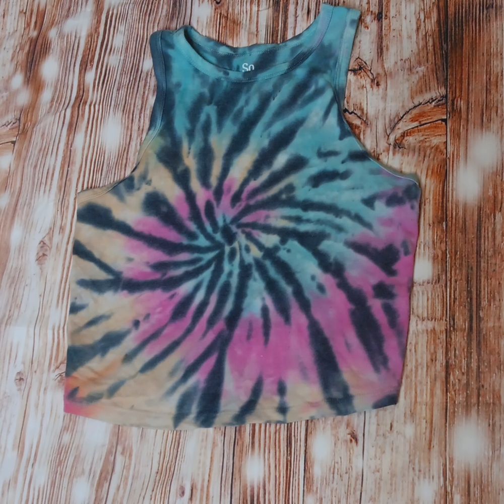 Tie-dyed cropped shirt